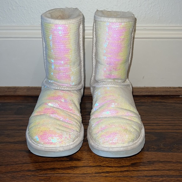 UGG I Do! Sparkles Short Bridal Shearling Boot, White Size 5 - Picture 5 of 7